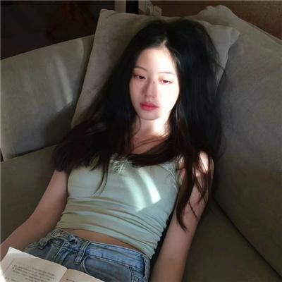 失忆后和贫穷白月光闪婚了